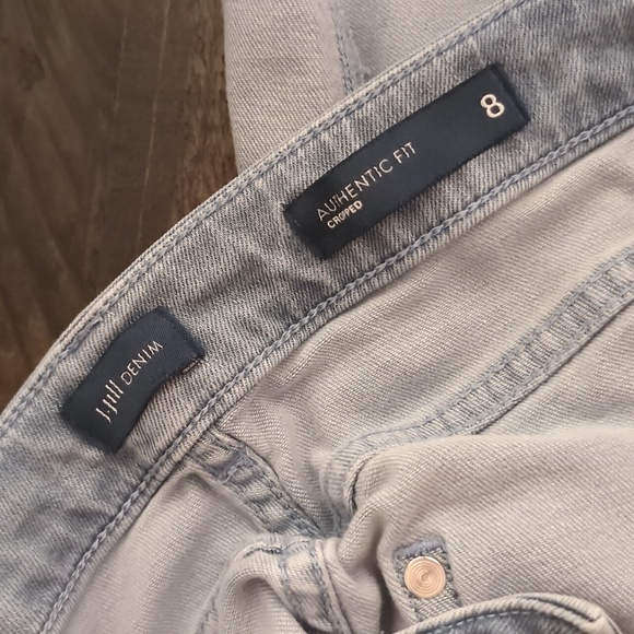 J. Jill Denim Capri, Authentic Fit Cuffed Crop Jeans Size 8 - Picture 3 of 3